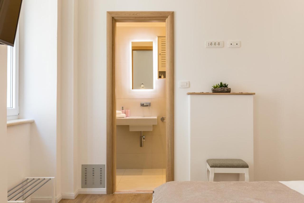 Maniva Old Town Luxury Rooms - Prime Spot By Riva Promenade Сплит Экстерьер фото