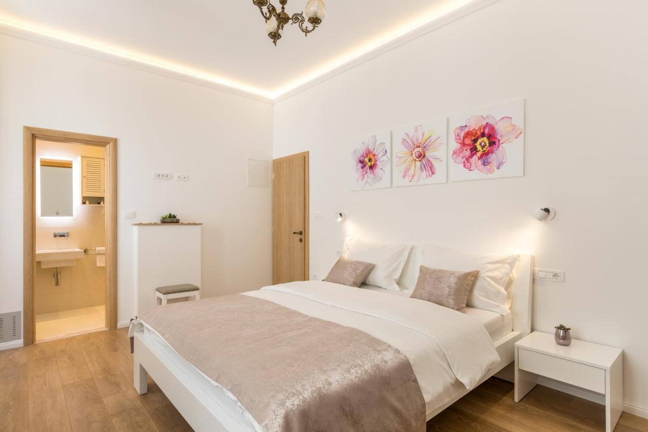 Maniva Old Town Luxury Rooms - Prime Spot By Riva Promenade Сплит Экстерьер фото