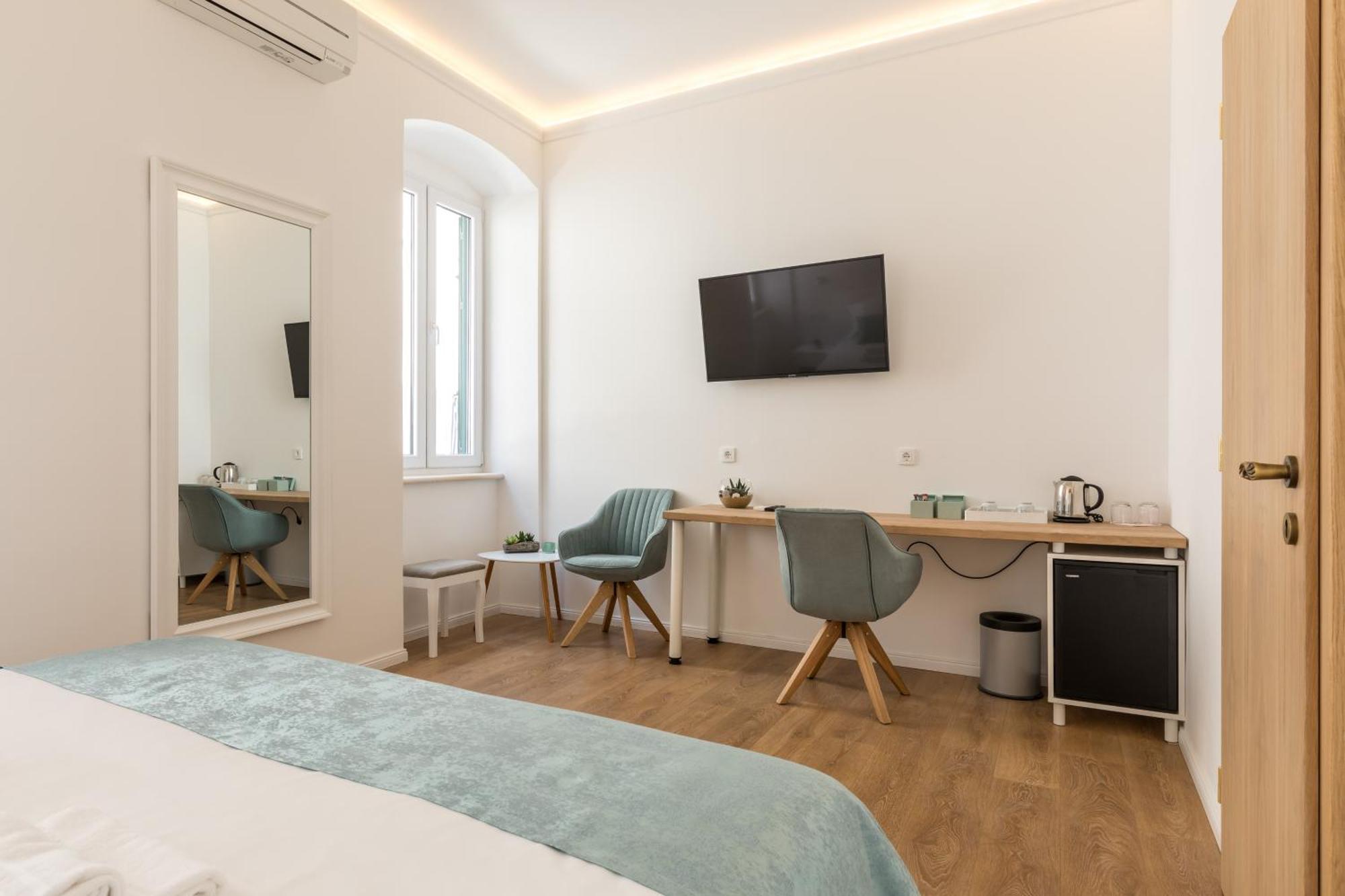 Maniva Old Town Luxury Rooms - Prime Spot By Riva Promenade Сплит Экстерьер фото